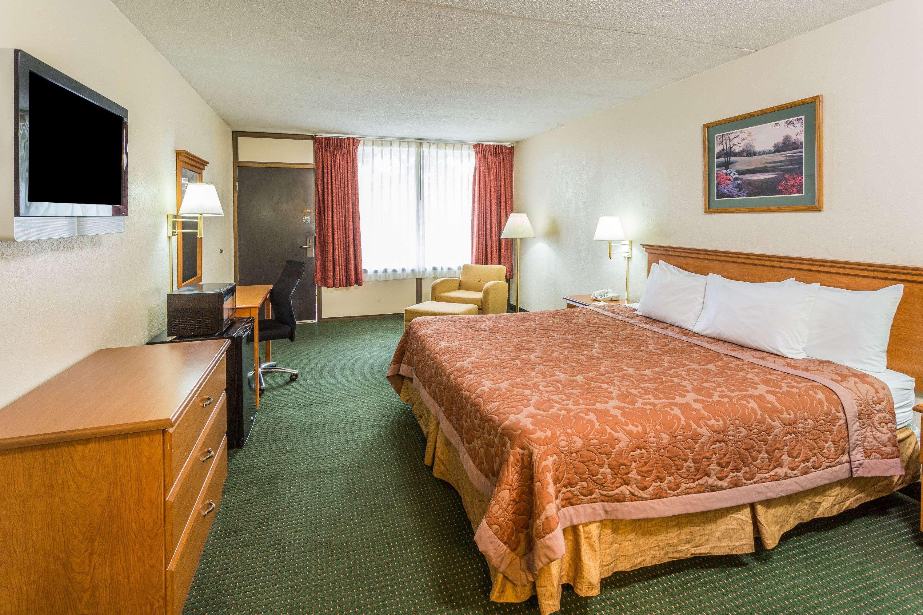 Days Inn By Wyndham Valdosta/Near Valdosta Mall Buitenkant foto